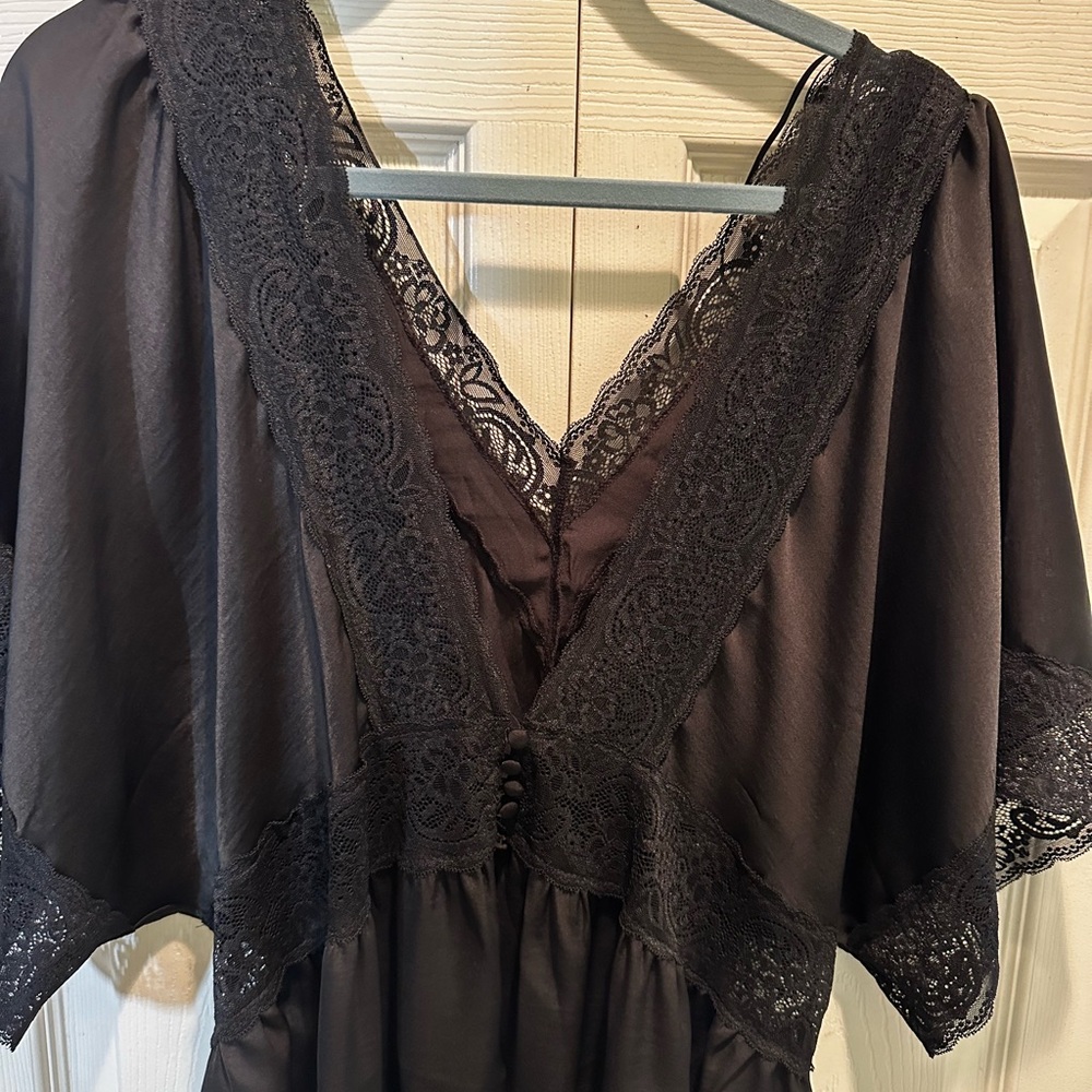 Forever 21 Plus Size Black Shirt